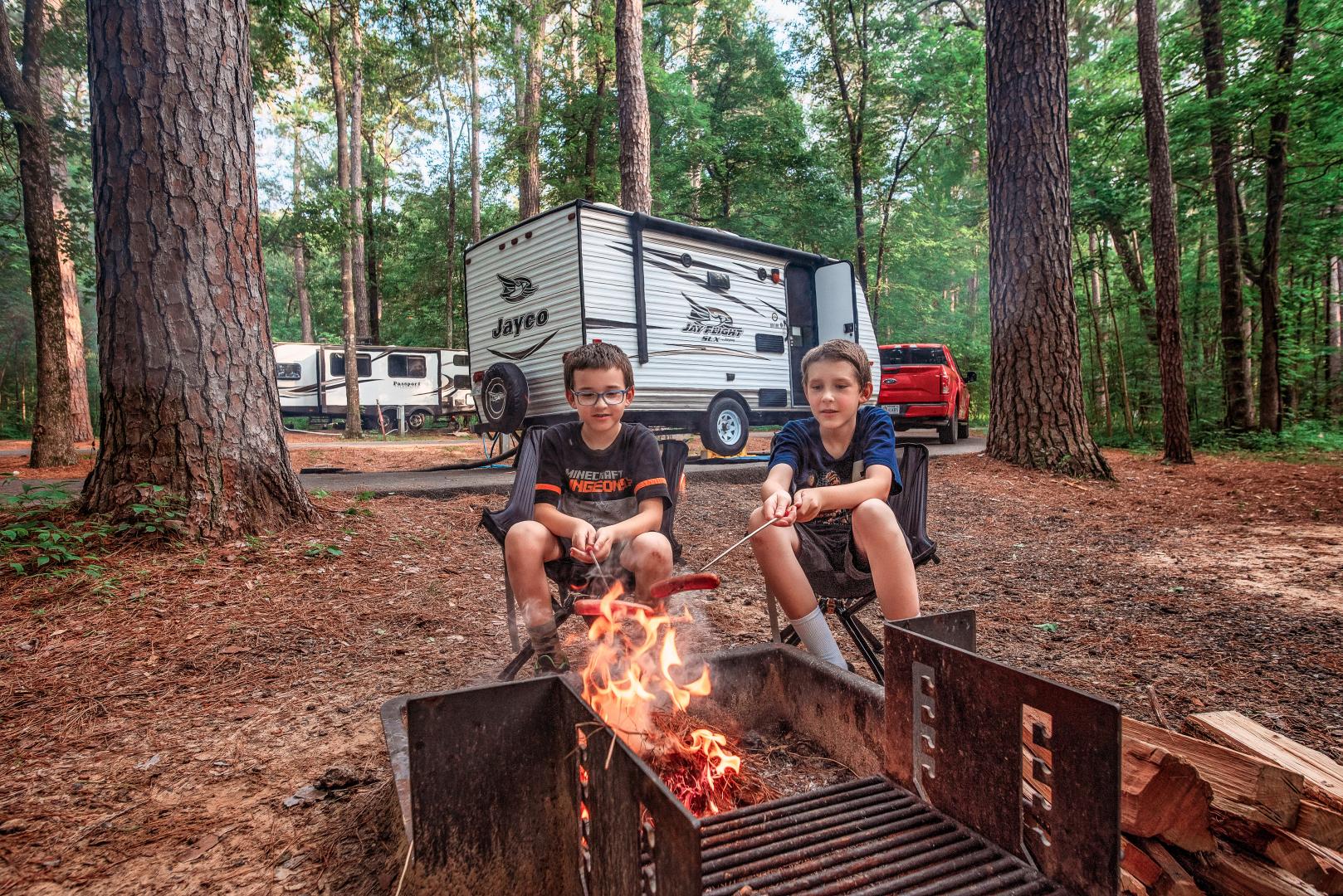 5 Great Outdoor Apps for Your Next RV Adventure